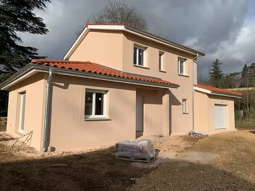 Nihat Façade à Rive-de-Gier